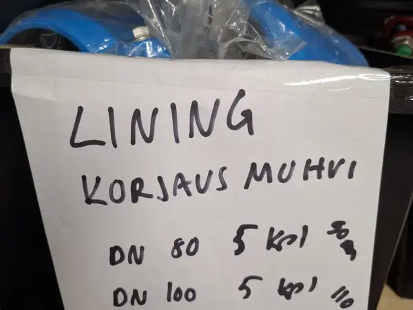 Hausjärven vesihuoltolaitokselta yli jääneitä tarvikkeita, Laatikko 10
