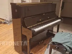 Yamaha U1 piano