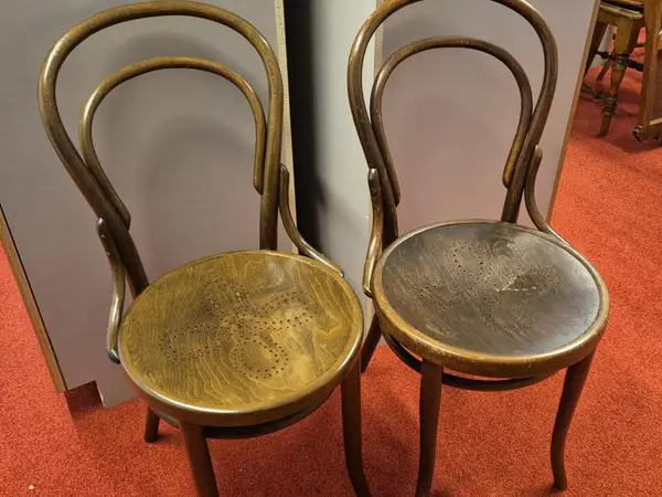 Thonet wieniläistuolit 2kpl (nro 373.) erä 5