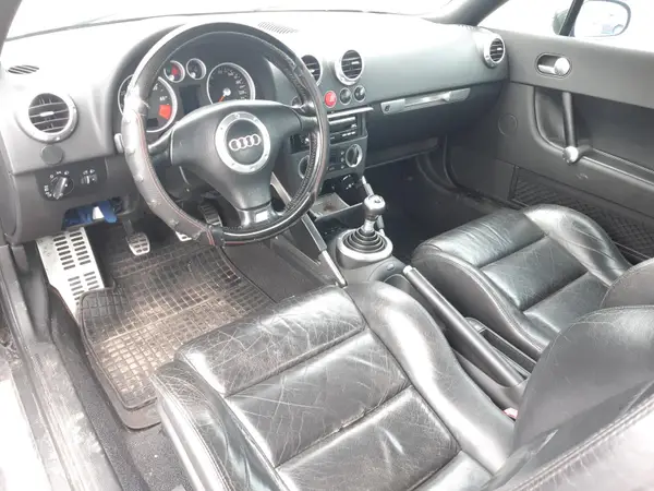 Audi TT Coupe, 2000, 1,8l, Bensiini ,Varaosiksi/kunnostettavaksi!