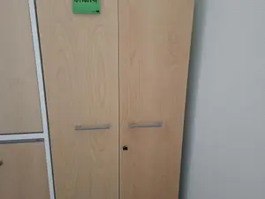 Lukittava Martela vaatekaappi