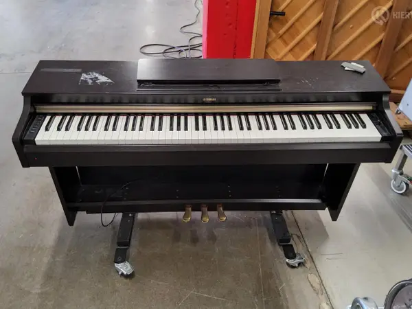 Digitaalipiano Yamaha Arius YDP-162