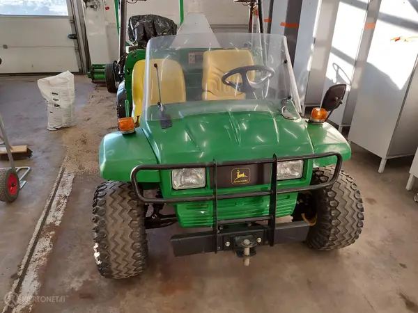 John Deere Gator