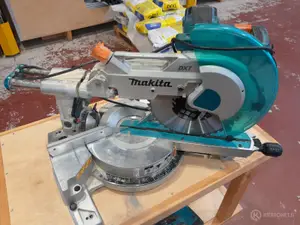 Makita katkaisusirkkeli.