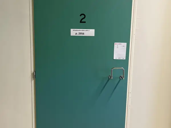 Ovi (nro 22) tila D1 Leikkaussalit 026