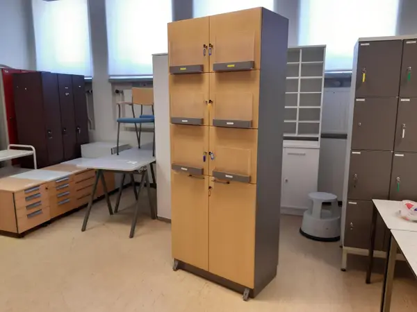 Toimistokaappi n:ro 416