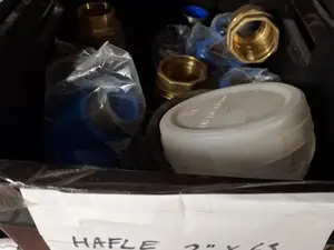 Hausjärven vesihuoltolaitokselta yli jääneitä tarvikkeita, Laatikko 20