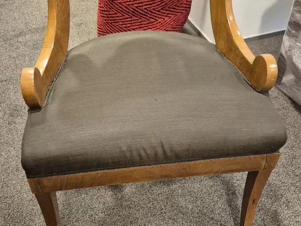 Beidermeier-tyylinen nojatuoli (nro 59) tila H Erä 4