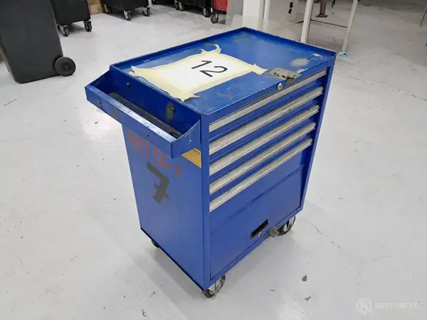 Työkaluvaunu 12