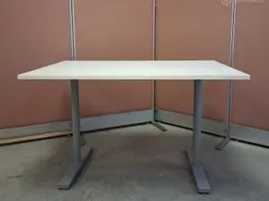 Pöytä