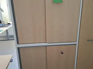 Lukittava Martela liukuovikaappi