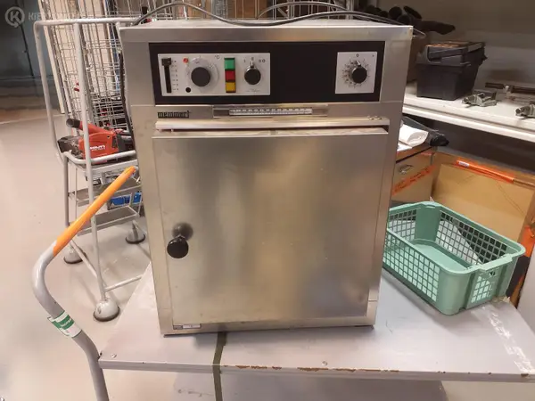 Lämpökaapi laboratorioon Memmert U30