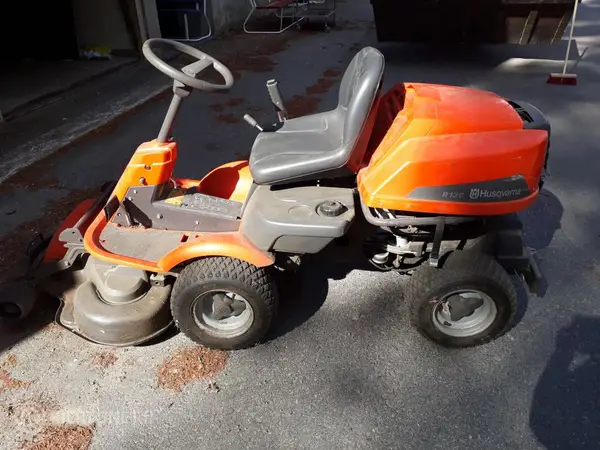 Husqvarna R13C päältäajettava ruohonleikkuri