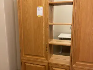 Pukukaappi peilihyllyillä (nro 210) varasto Erä 4.