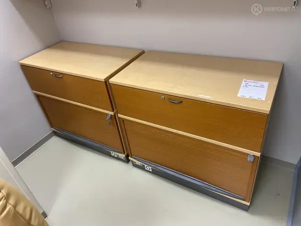 ISKU RULOKAAPIT 2 kpl (nro 318) tila E2 Kipupoliklinikka 108