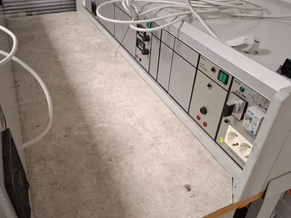 Teklab ELP 100E sähköpöytä
