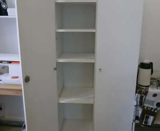 Kaappi lukollinen