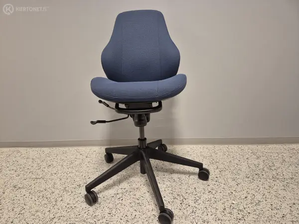Isku työtuoli sininen (nro 16) tila S2 Aula