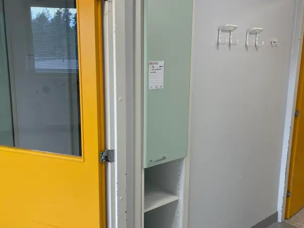Läpiantokaappi (nro 578) tila D3 104