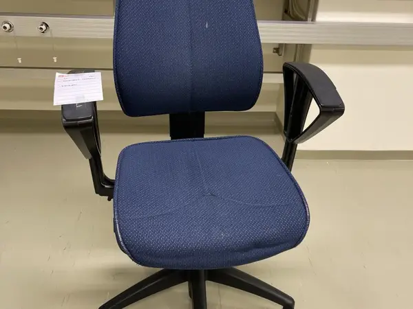 Kinnarps työtuoli (nro 26) tila E1 Teho ja valvonta 061