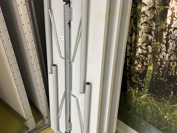 Taitettava jalkainen pöytä