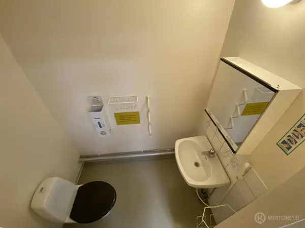 WC-kalusteet (nro 142) tila E2 Kipupoliklinikka 071