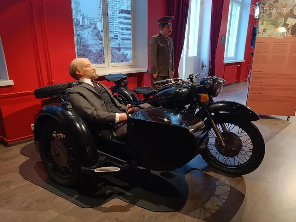Leninin moottoripyörä (Dnepr K-650 vuodelta 1972)