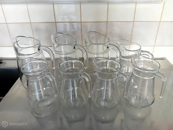 Lasikannuja