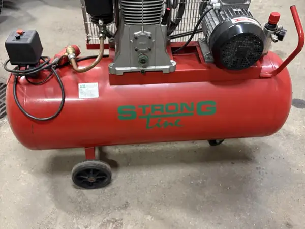 Kompressori Strongline 200l