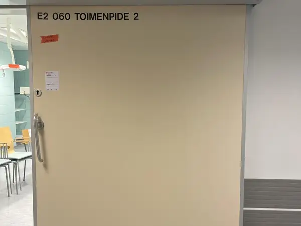 Sähköinen liukuovi (nro 254) tila E2 ortopedia 060