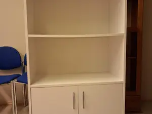 Avohyllykaappi (nro 6.)