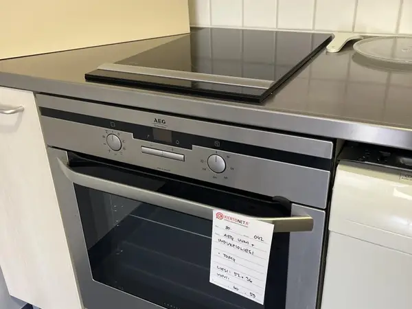 AEG uuni + Induktioliesi (nro 80) tila E2 Dialyysi 042