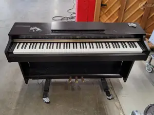 Digitaalipiano Yamaha Arius YDP-162