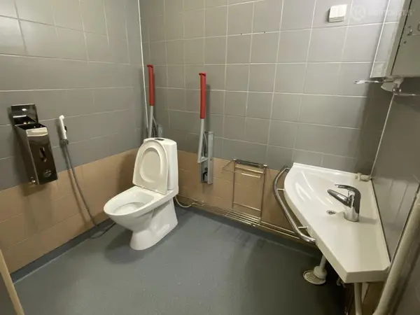 WC-kalusteet (nro 97) tila E2 ortopedia 029