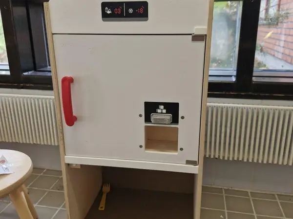 Lasten leikkipakastin (nro 81) tila 1. Huone 10