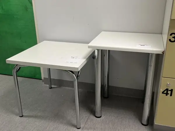 Pöydät 2 kpl (nro 351) tila E1 Röntgen 150K