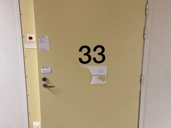Äänieristys- ja palo-ovi (nro 118) tila E2 Kipupoliklinikka 147