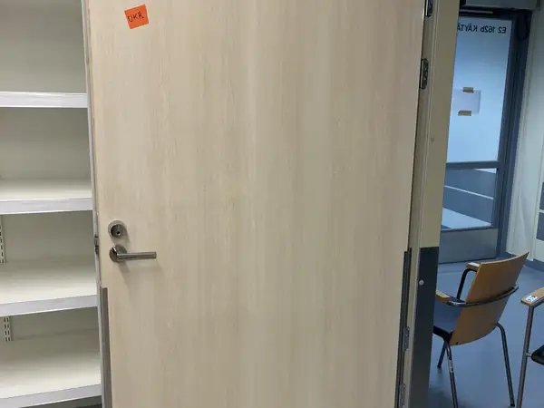 Äänieristys- ja palo-ovi (nro 226) tila E2 ortopedia 037