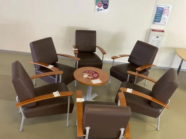 Sohvaryhmä (nro 12) tila E2 Aula Odotus
