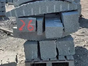 Kurun harmaata graniittia ns. "RÄÄPPIKIVEÄ" Erä 26 eurolavalla