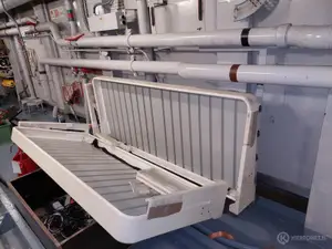 Seinälle taitettava sänky 5 kpl (Marine-malli) (nro 302.) Noutoerä 1.