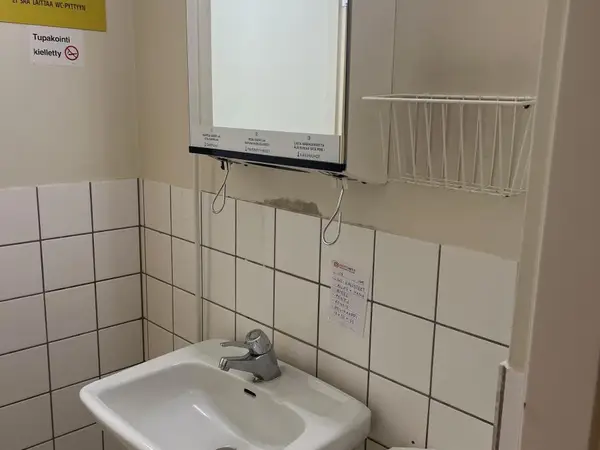 WC-Kalusteet (nro 115) tila E2 Kipupoliklinikka 149