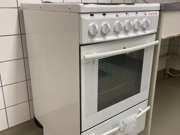 Cylinda 500 Uuni + liesi (nro 34) tila Äidinmaitokeskus 054
