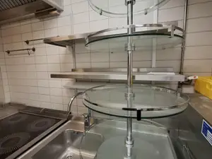 Pyörivä tarjoilulasikko