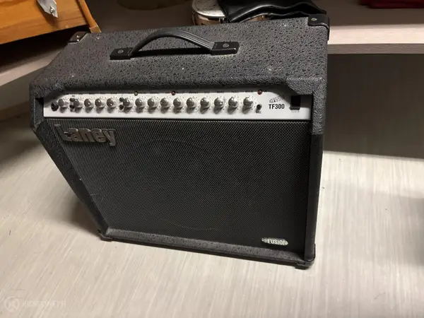 LANEY TF300 Vahvistin (nro 365) tila K1 K