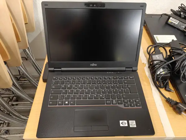 Fujitsu Lifebook E5410 kannettava tietokone (nro 1.)