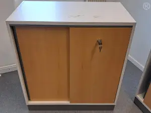 Liukuovikaappi matala (nro 71/45)