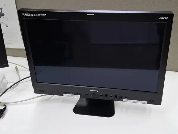 FSI CM250 24.5" värimäärittelynäyttö
