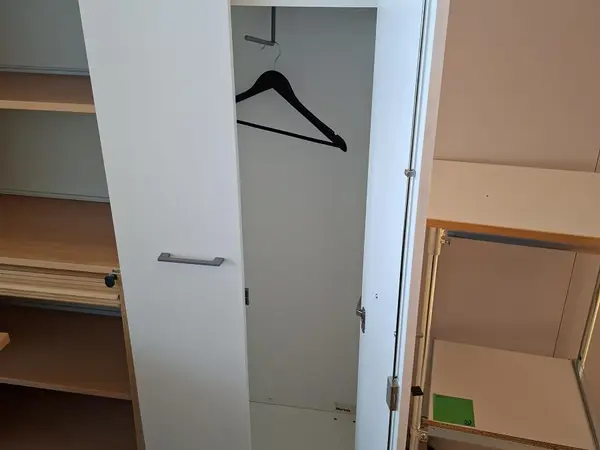Vaatekaappi valkoinen, Martela