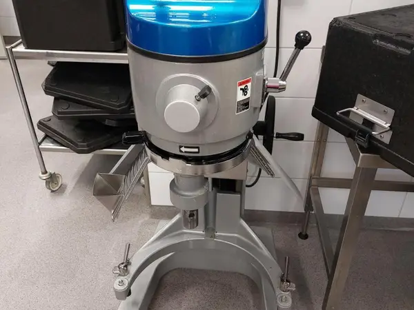 Yleiskone Metos Karhu 500